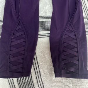NEW Lululemon Pure Practice Lattice-hemmed leggings in Plum size 8 HTF